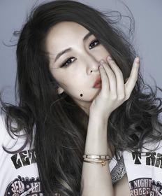 萧亚轩资料,音乐梦想的舞者，华语乐坛的璀璨星辰